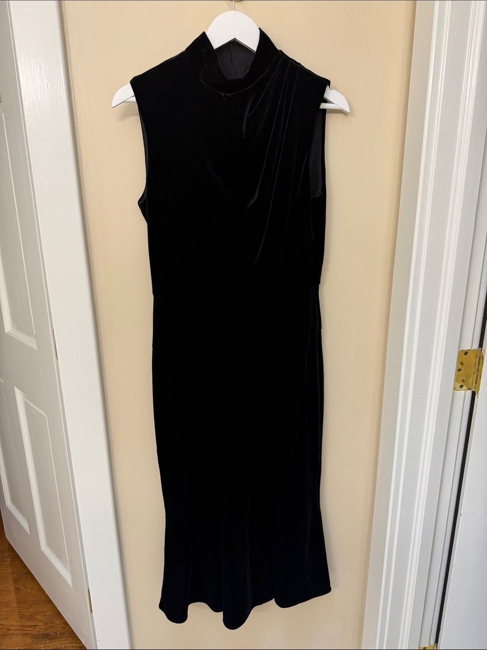 Shoshanna Black Sleeveless Velvet Midi Dress NWT